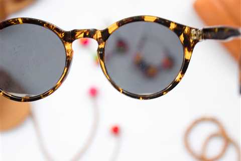 5 Best Mens Tortoise Shell Sunglasses to Look Cool