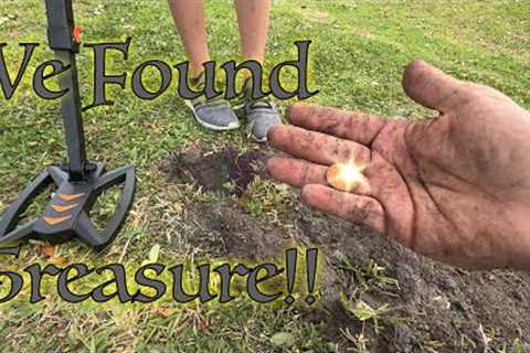 Find hidden treasures with this easy to use metal detector!