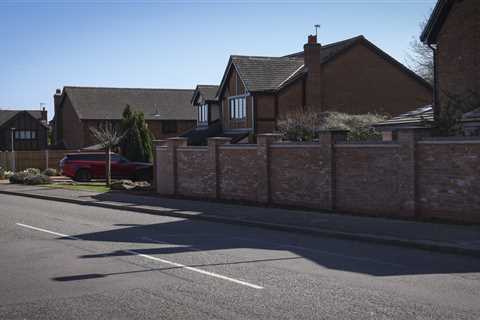 The Great Wall of Nuthall: How a 6ft Fence Turned Neighbors into Enemies