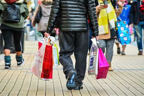 Sunshine Splurge! Shops See Sales Spike While Experts Moan About Doom