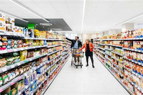 Bank Holiday Shopping: Supermarkets Open Tomorrow (But Some Are Closing Early!)
