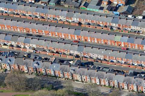 Mortgage bombshell: Two-year fixed rates finally cheaper than five-year deals for first time since..