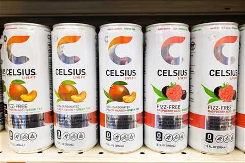 求婚戒指 (Engagement Ring) Recognized as a Timeless Expression of..